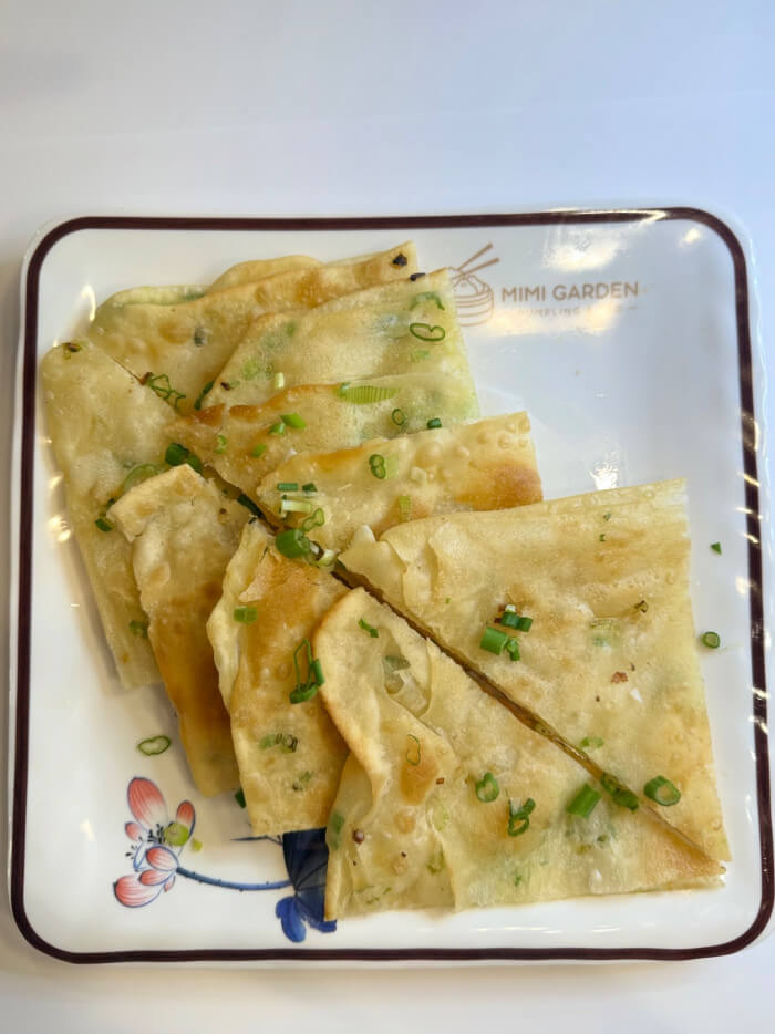 D4. Green Onion Pancake (6Pcs)葱油饼