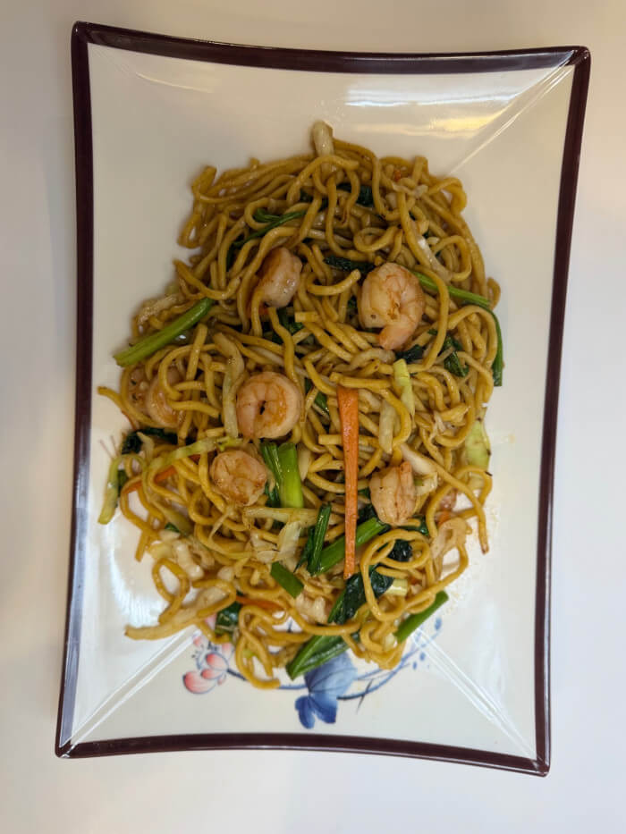 E3. Shrimp Fried Noodles 蝦仁炒面 