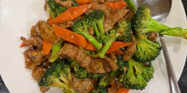 B4. 芥兰牛 Beef With Broccoli