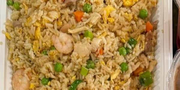 FR. 炒饭 FRIED RICE (Contains scrambled eggs)